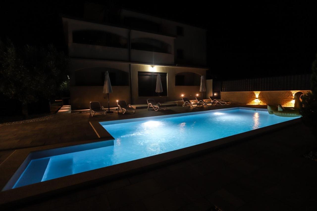 Apartment Nina With Private Pool Nova Vas  Exterior foto