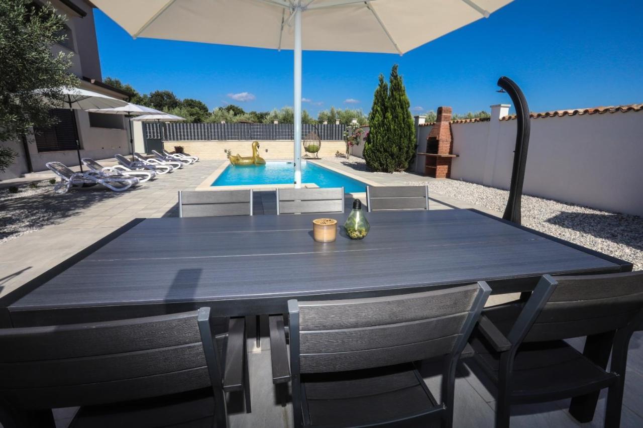 Apartment Nina With Private Pool Nova Vas  Exterior foto
