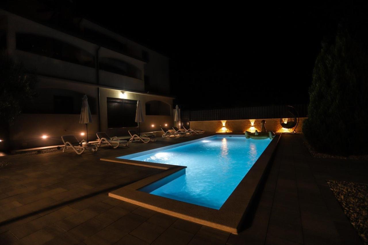 Apartment Nina With Private Pool Nova Vas  Exterior foto