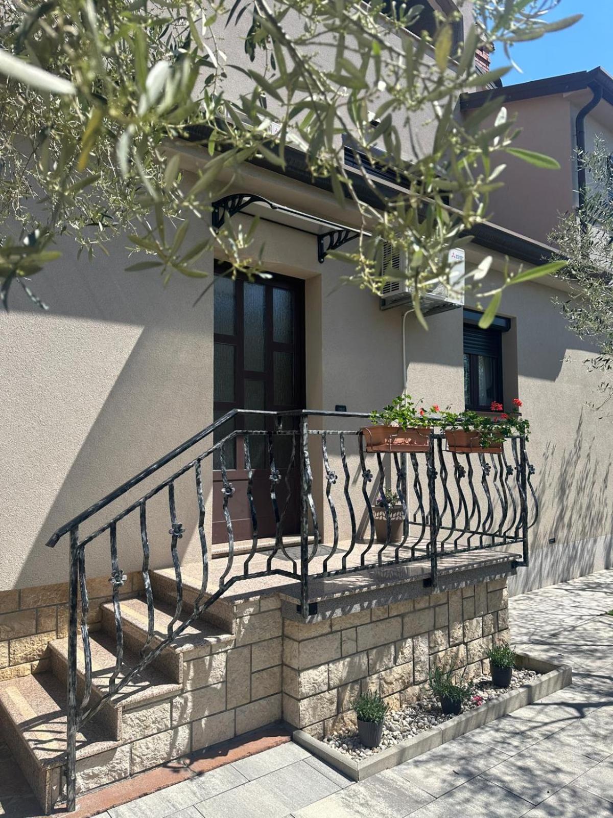 Apartment Nina With Private Pool Nova Vas  Exterior foto