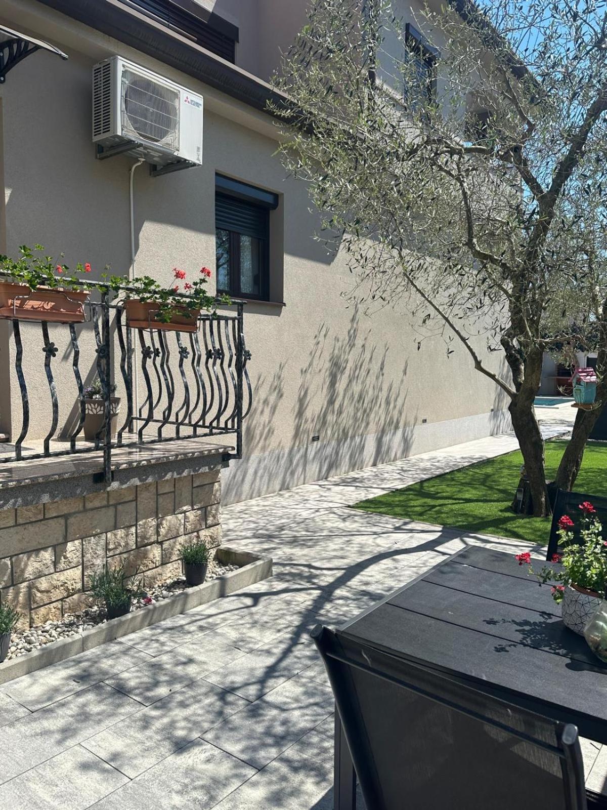 Apartment Nina With Private Pool Nova Vas  Exterior foto