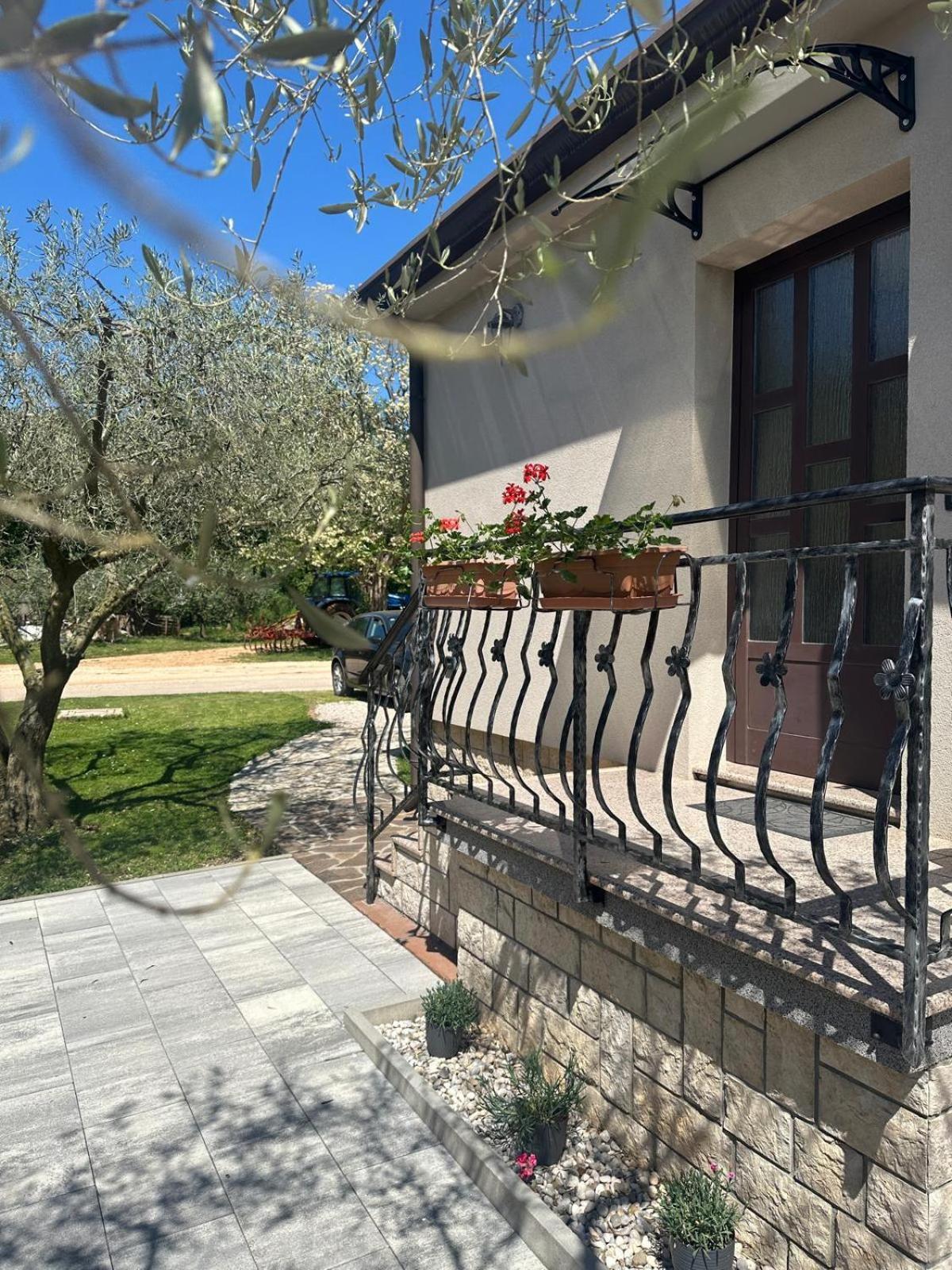 Apartment Nina With Private Pool Nova Vas  Exterior foto